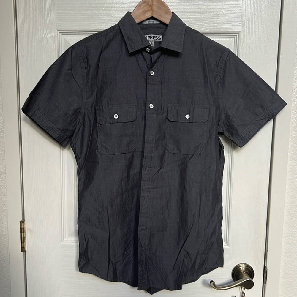 Men’s Express casual short sleeve shirt.